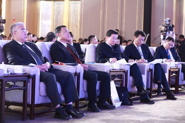 3.市委办局领导出席百强发布会.jpg