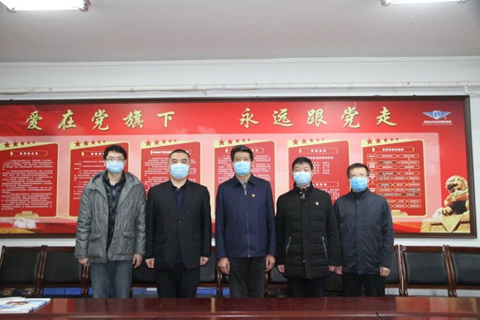 书记走访戎威远2.jpg